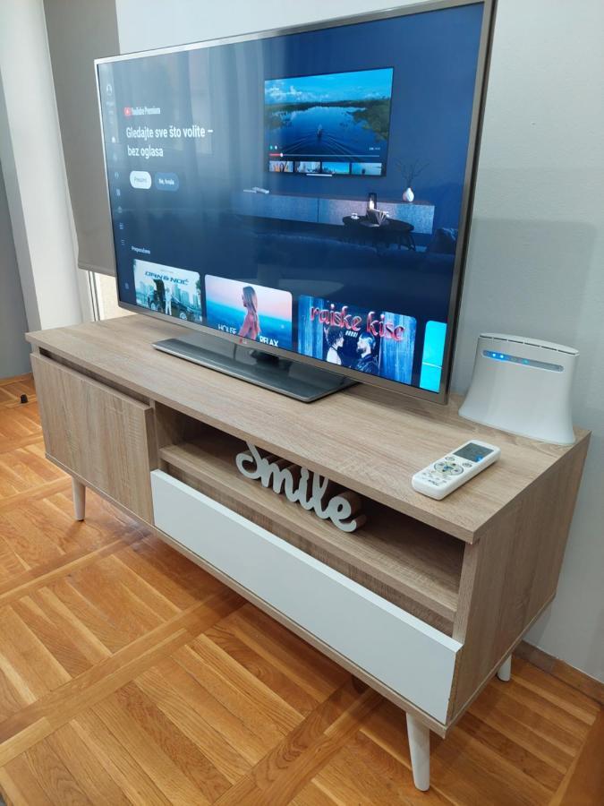 Smiley - Subotica Centar Apartment Bagian luar foto