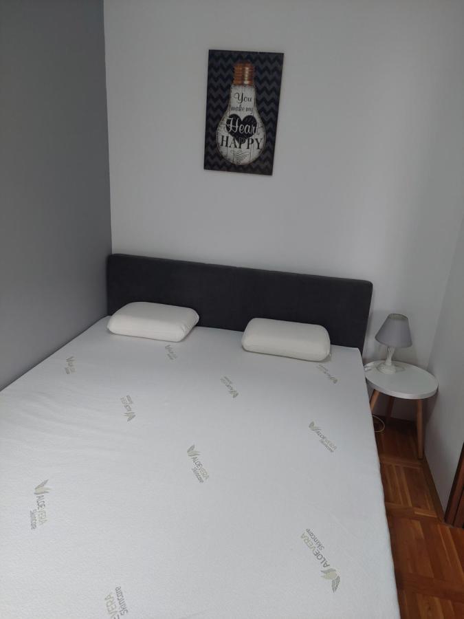 Smiley - Subotica Centar Apartment Bagian luar foto