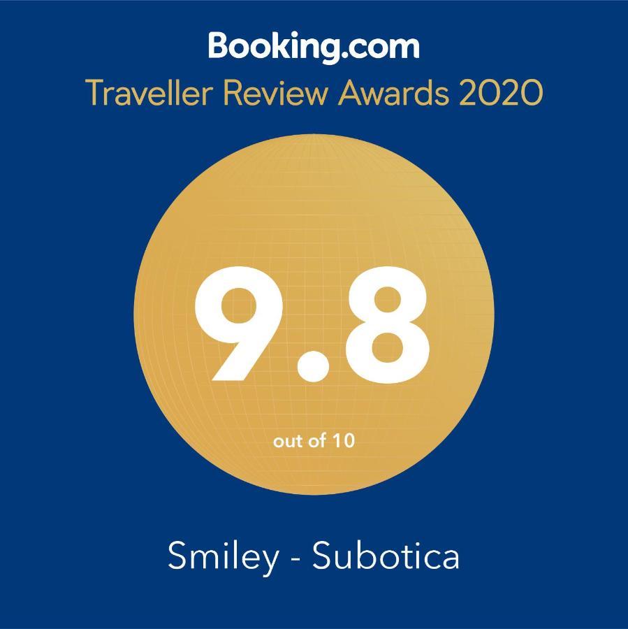 Smiley - Subotica Centar Apartment Bagian luar foto